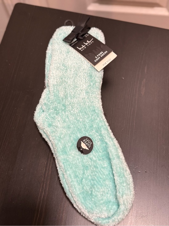 Nicole Miller Accessories - Nicole Miller Plush 2 pack Cozy Socks